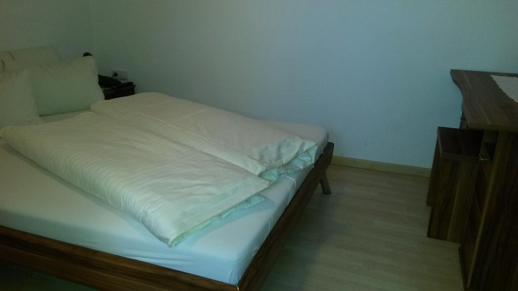 Pension Aurora Appiano Sulla Strada Del Vino Habitación foto
