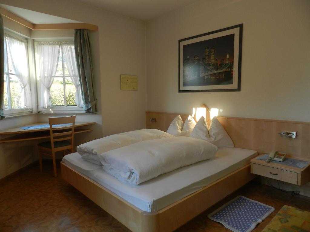 Pension Aurora Appiano Sulla Strada Del Vino Habitación foto